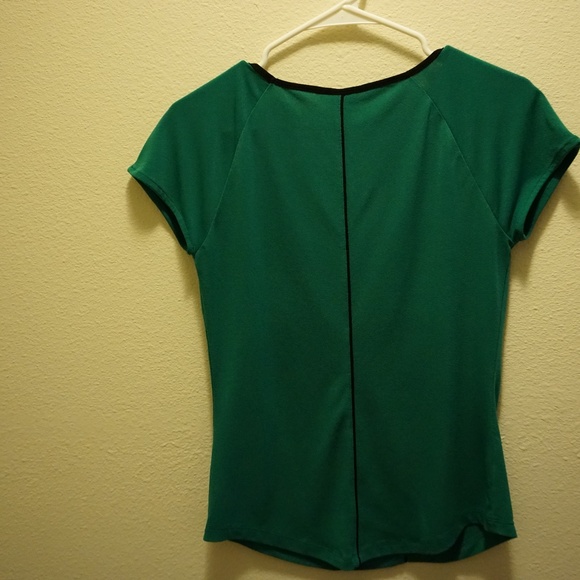 Banana Republic Emerald Green Blouse - Picture 2 of 3